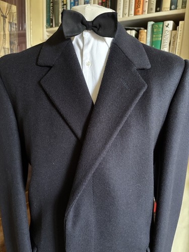 Aquascutum men’s navy wool overcoat. C44”. Single-br. In excellent condition - Picture 2 of 20