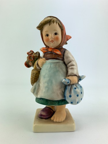 Hummel Goebel Figur Nr. 204 in Lauterbach hab i Mädchen Höhe ca. 14,5 cm