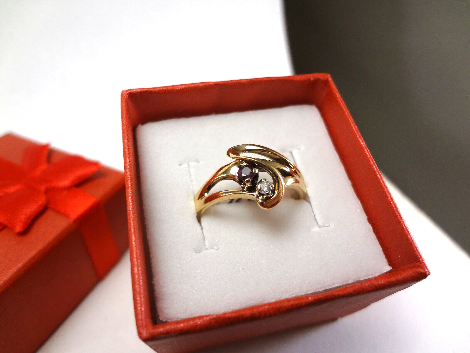 14K SOLID GOLD - NATURAL RUBY AND DIAMOND RING  -… - image 1