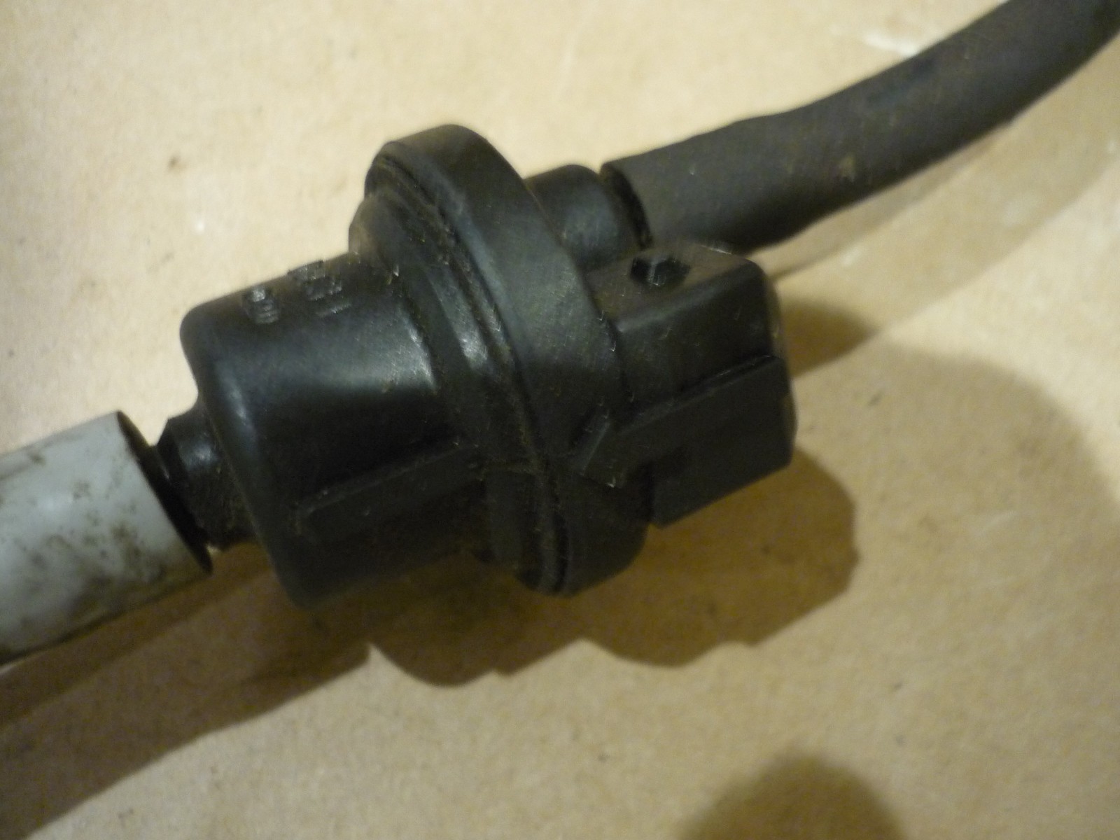 Ferrari 512 TR - Anti Evaporation Valves & Hoses - P/N 130978