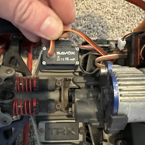 Traxxas Slash 4x4 1/16 Mark Jenkins Red with Upgraded brushless motor - Picture 8 of 15
