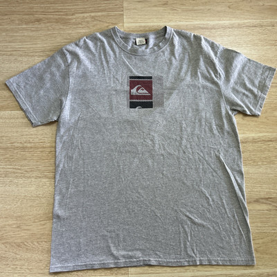 VTG y2k 90s Quicksilver Surfer Tee Center Hit Logo Size XL Back Bottom Hit