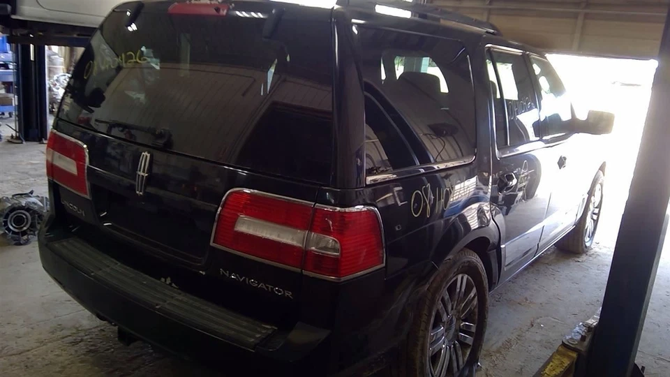 Parachoques inferior montado en rejilla cromada para 07-14 NAVIGATOR 10313950 Foto 4 de 4