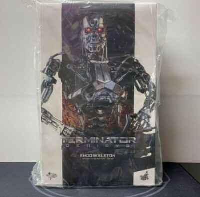 Movie Masterpiece Terminator Genisys Endoskeleton Hot Toys 1/6 Poseable Figure