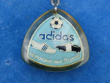 SUPERBE RARE TOP ! PORTE-CLES BOURBON ? Key ring - ADDIDAS - FOOTBALL