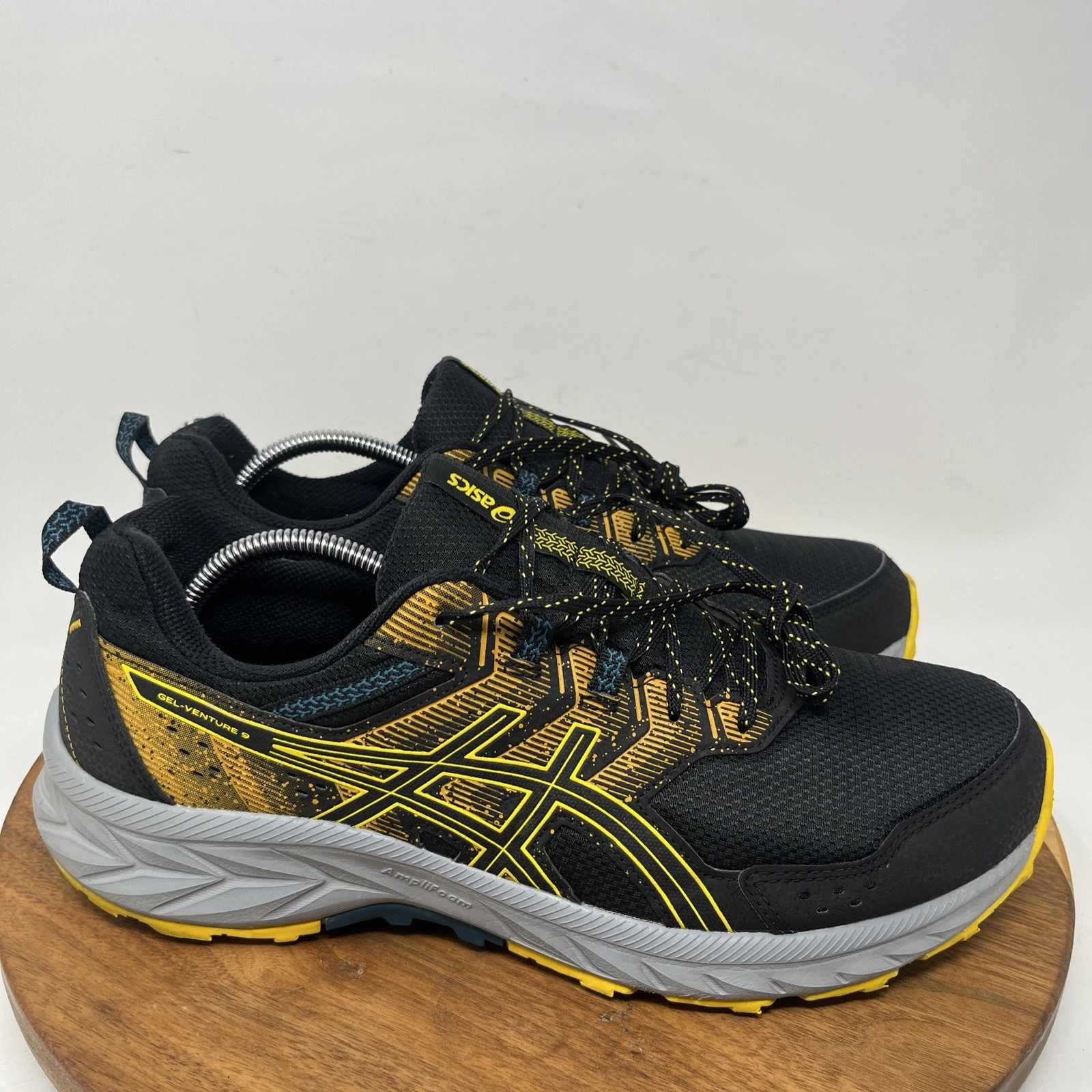 Sneakers da corsa uomo Asics GEL Venture 9 nero grigio giallo oro taglia US 12