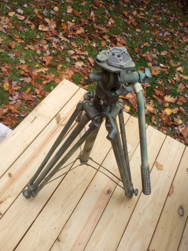 Spray Painted Camo BOGEN 3046 PROFESSIONAL tripod Used Fully Functioning 6-ft+ - Image 2 of 4