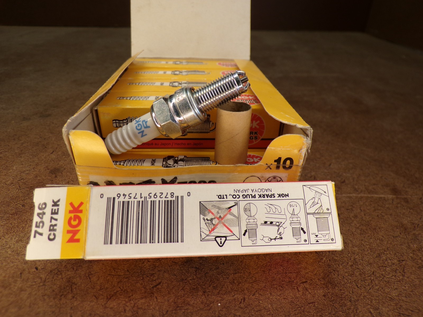 NGK CR7EK SPARK PLUGS 4 PACK 4 SPARK PLUGS NGK