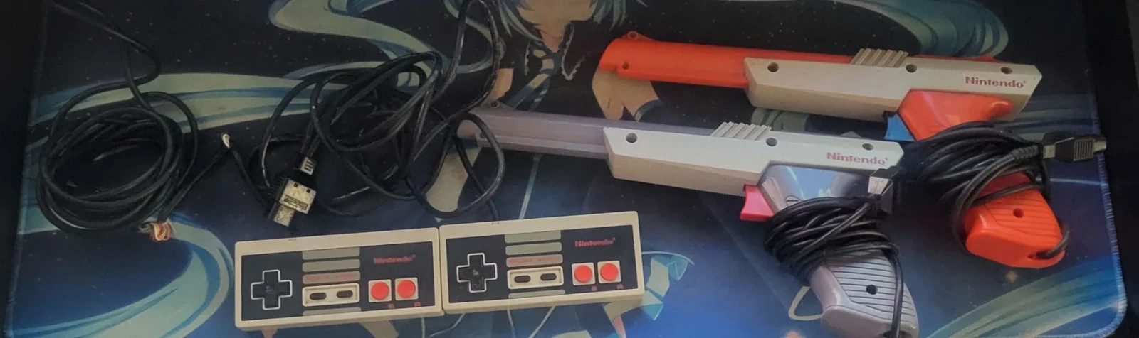 UNTESTED Nintendo Entertainment System 2 Controllers + 2 Zappers Guns