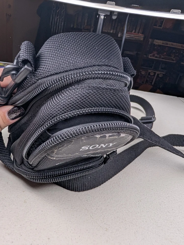 Sony Cyber-shot DSC-HX80 18.2 MP Digital Camera - Black With Case Charger 3 Batt - Image 4 of 4