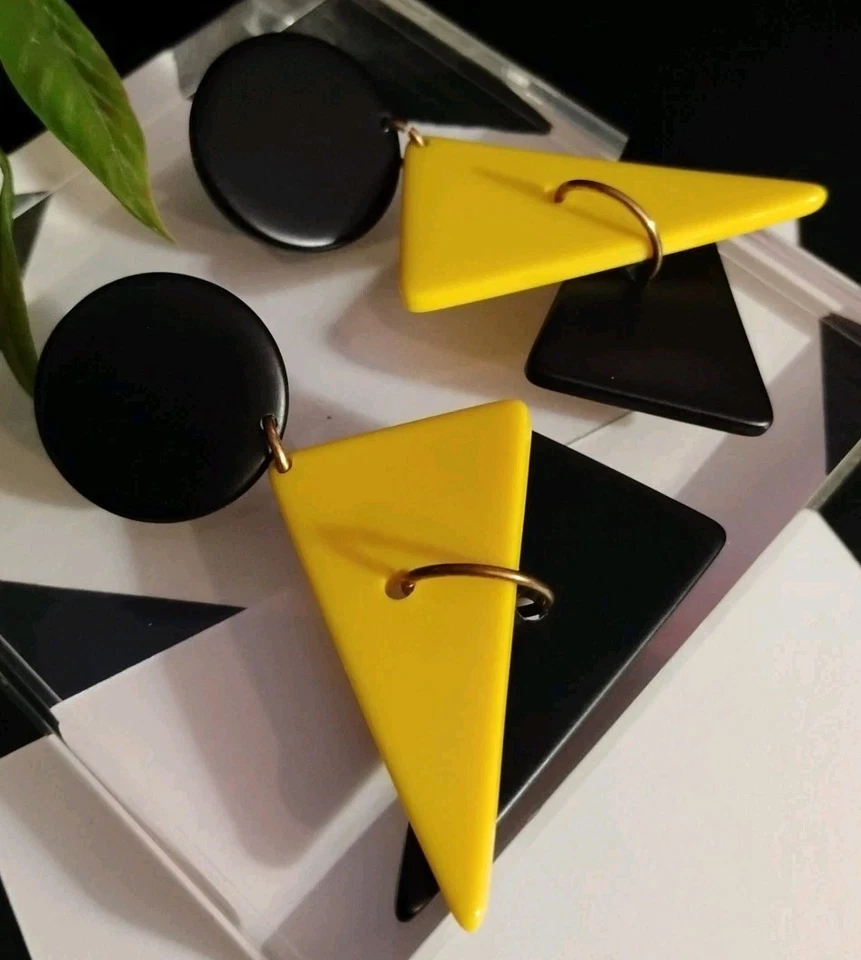 AWESOME! 1980's Black and Yellow Artistic Triangle Geometric 3" Dangle Earrings! - Image 2 of 4