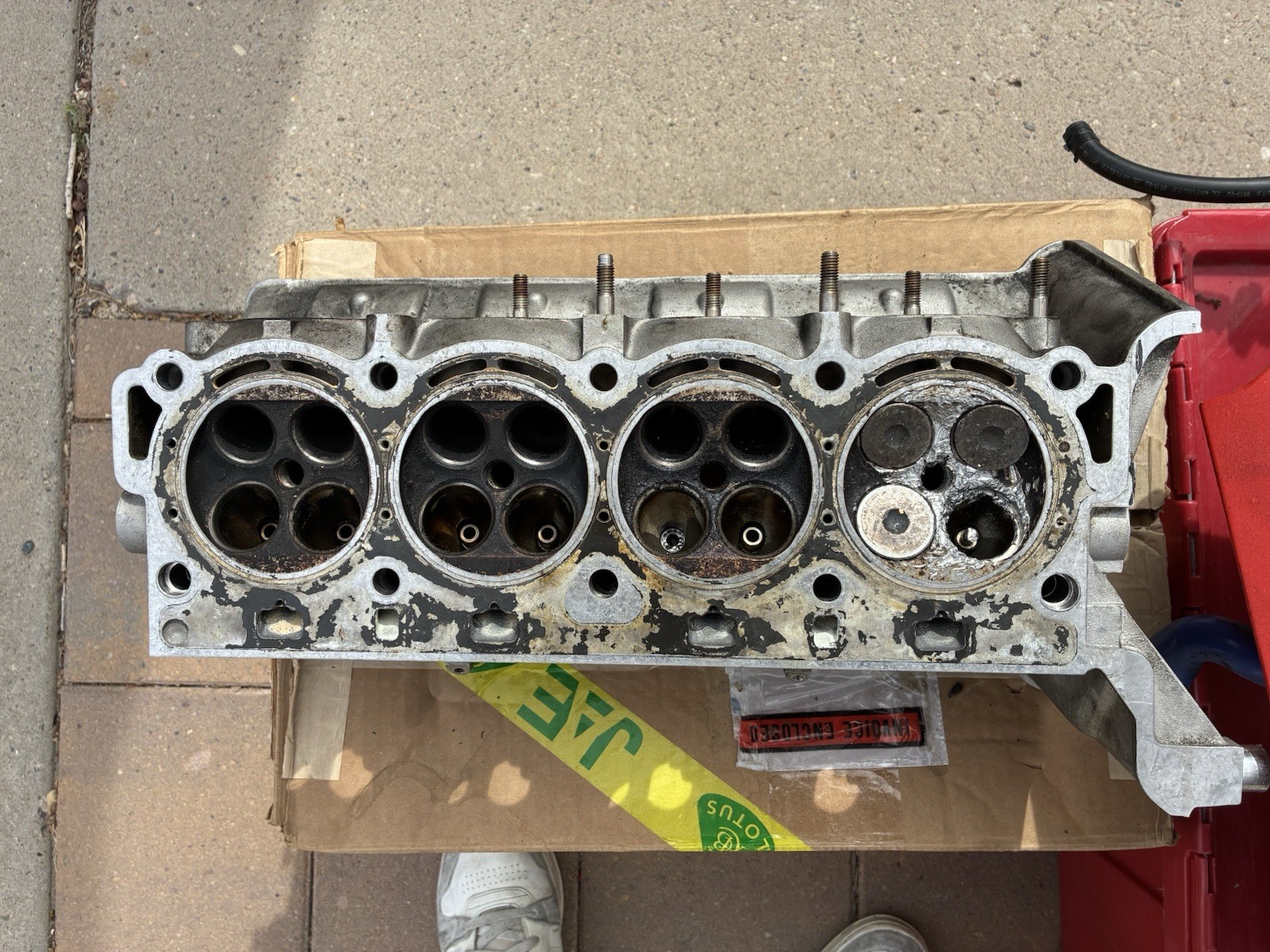 Lotus Esprit V8 918 Cylinder Head RH Bank Needs Repair