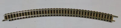 Fleischmann 9130 Profi track radius 3 curve 30° N gauge beige/light grey ballast - Image 1 of 2