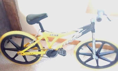 Haro Group 1 SR 2.0 Bmx Cruiser Bike rare vhtf Yellow Black