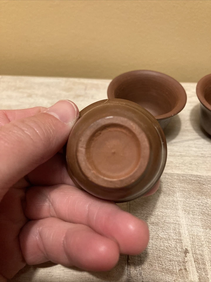 Винтажный MCM керамики саке чашки набор из 4 ручной работы резной терракоты рюмки стекла - Изображение 4 из 4