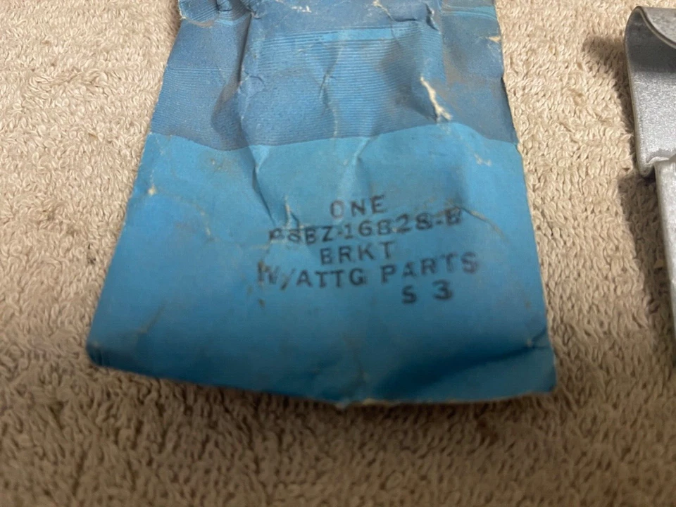 NOS FORD D8BZ-16828-B 1978-83 FAIRMONT MERCURY ZEPHYR HOOD PROP ROD RETAINER - Image 2 of 4
