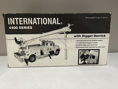 first gear international 1/34 4400 Series With Digger Derrick, 1st
