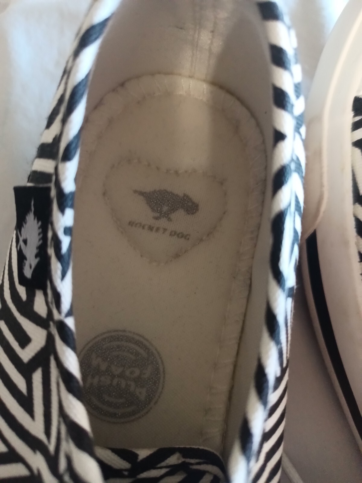 Rocket Dog Jokes Black/White Patchwork Women's Sn… - image 6