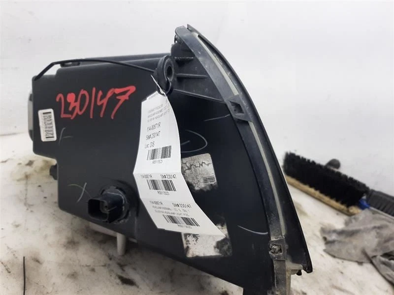 05-11 CADILLAC STS Passenger Right Headlight Halogen 20836120 - Image 2 of 4