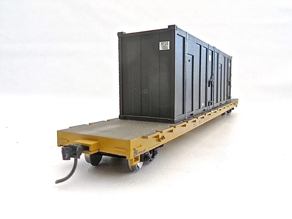 HO Fine Custom Walthers 60' St. Louis–San Francisco RR Flat Car with Containers - Image 4 of 4