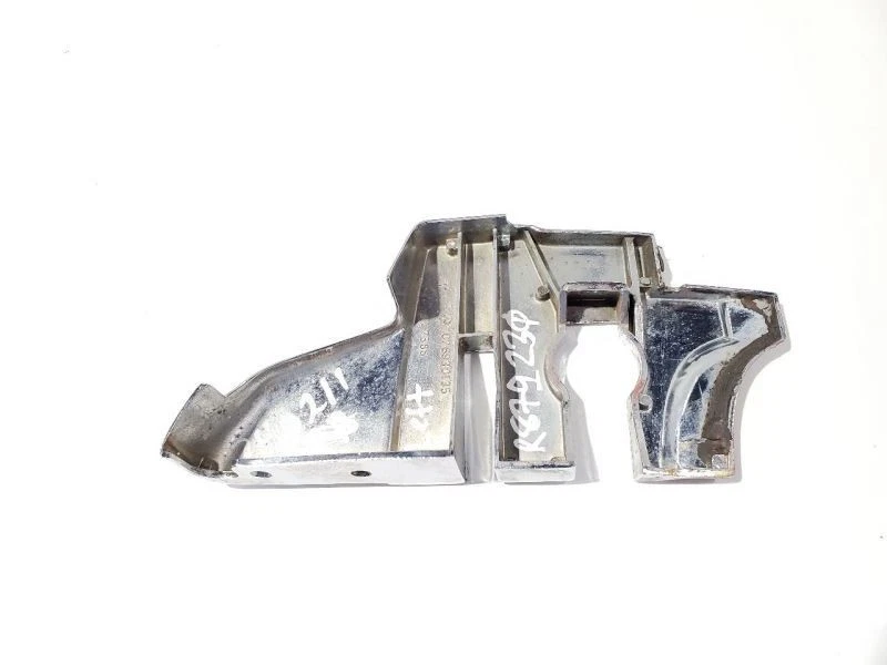 1977 Mercedes-Benz 450SL OEM Top Left Hinge Cover 1076930135 - Image 4 of 4