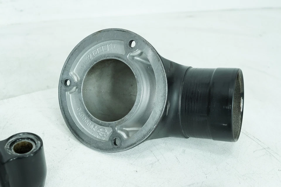 12 Harley Touring FLTRX Road Glide Custom Air Filter Cleaner Tube Screamin Eagle Foto 2 de 4