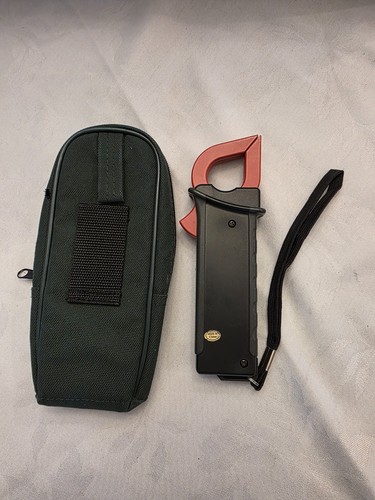 Greenlee CM-310 AC Clamp Meter 600V CAT III 300A with Pouch - Picture 2 of 3