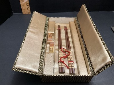 Chinese ''Hundred Blessings'' (Bai Fu) reusable wooden chopstick gift set Booklet