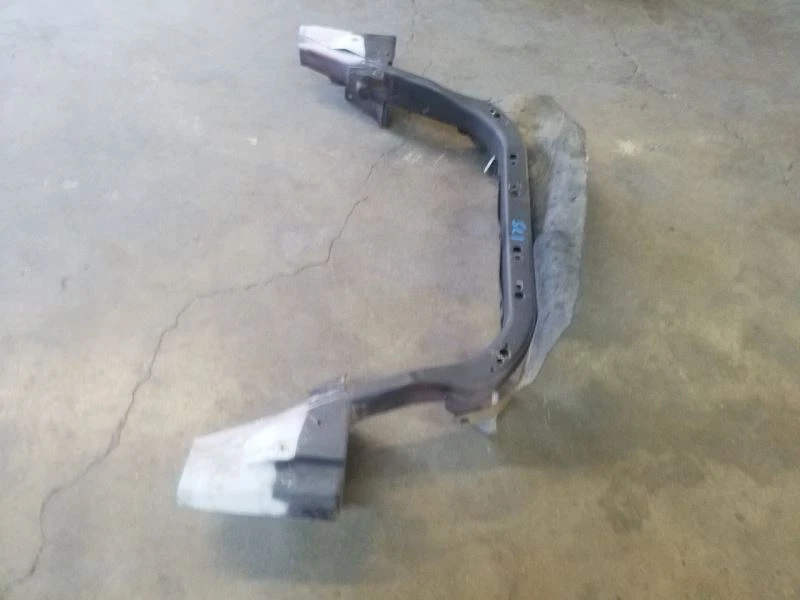 Barra de soporte de núcleo inferior delantera | Se adapta a Ford Excursion 2005 Foto 3 de 4