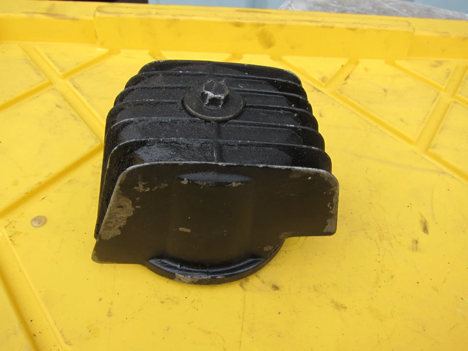 Honda CB900F Super Sport 1981 OEM cubierta de filtro de aceite Foto 3 de 4