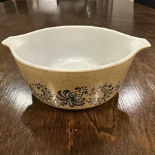 Pyrex Homestead Casserole 1-1/2 Pint 472 Vintage 1976 Made in USA No Lid