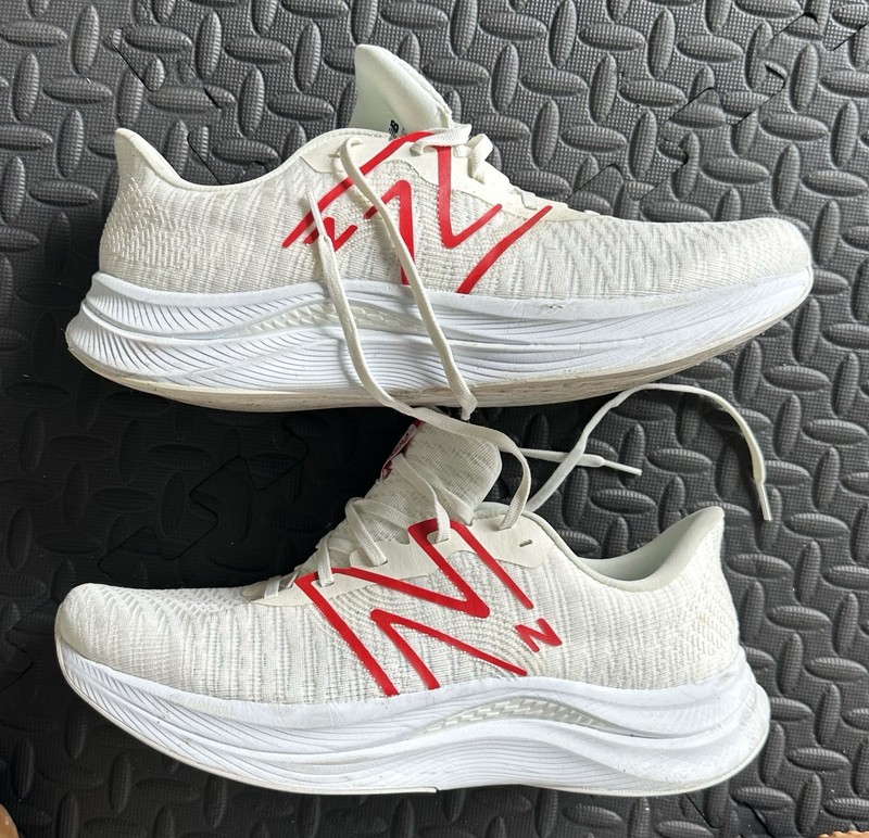 New Balance Men's Fuel Cell MC996 Lightweight Tennis Shoe Size 14 White Red