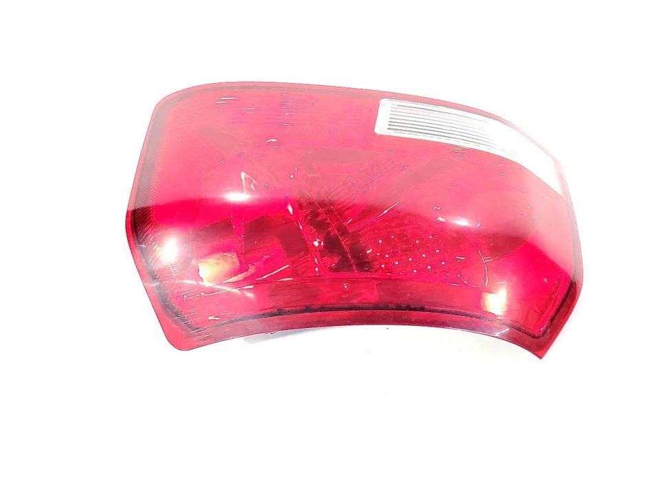 Luz trasera derecha VPG MV-1 2012 OEM Foto 4 de 4