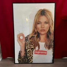 Kate Moss supreme poster !