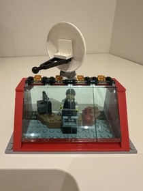 LEGO City Space Centre 3368 2011 100% COMPLETE Retired W/box & Manual & Minifigs