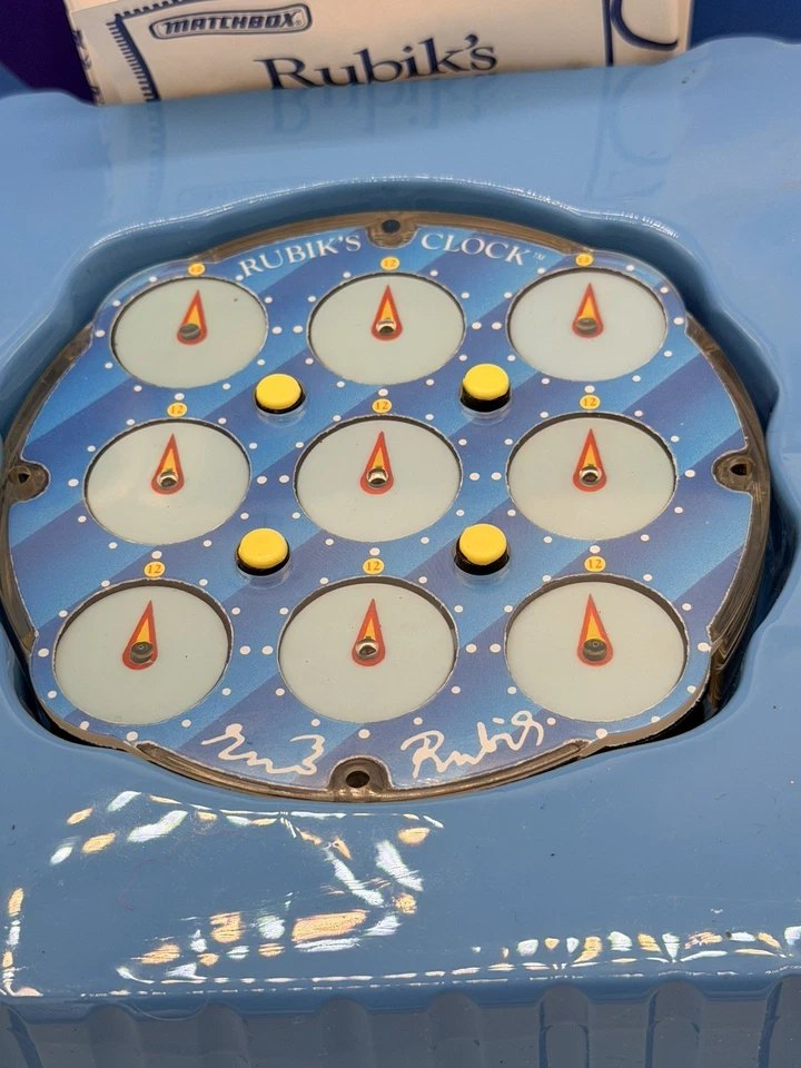 VTG Rubiks Clock Puzzle Matchbox 1988 Brain Teaser Retro Rubiks Cube Toy In Box - Image 2 of 4