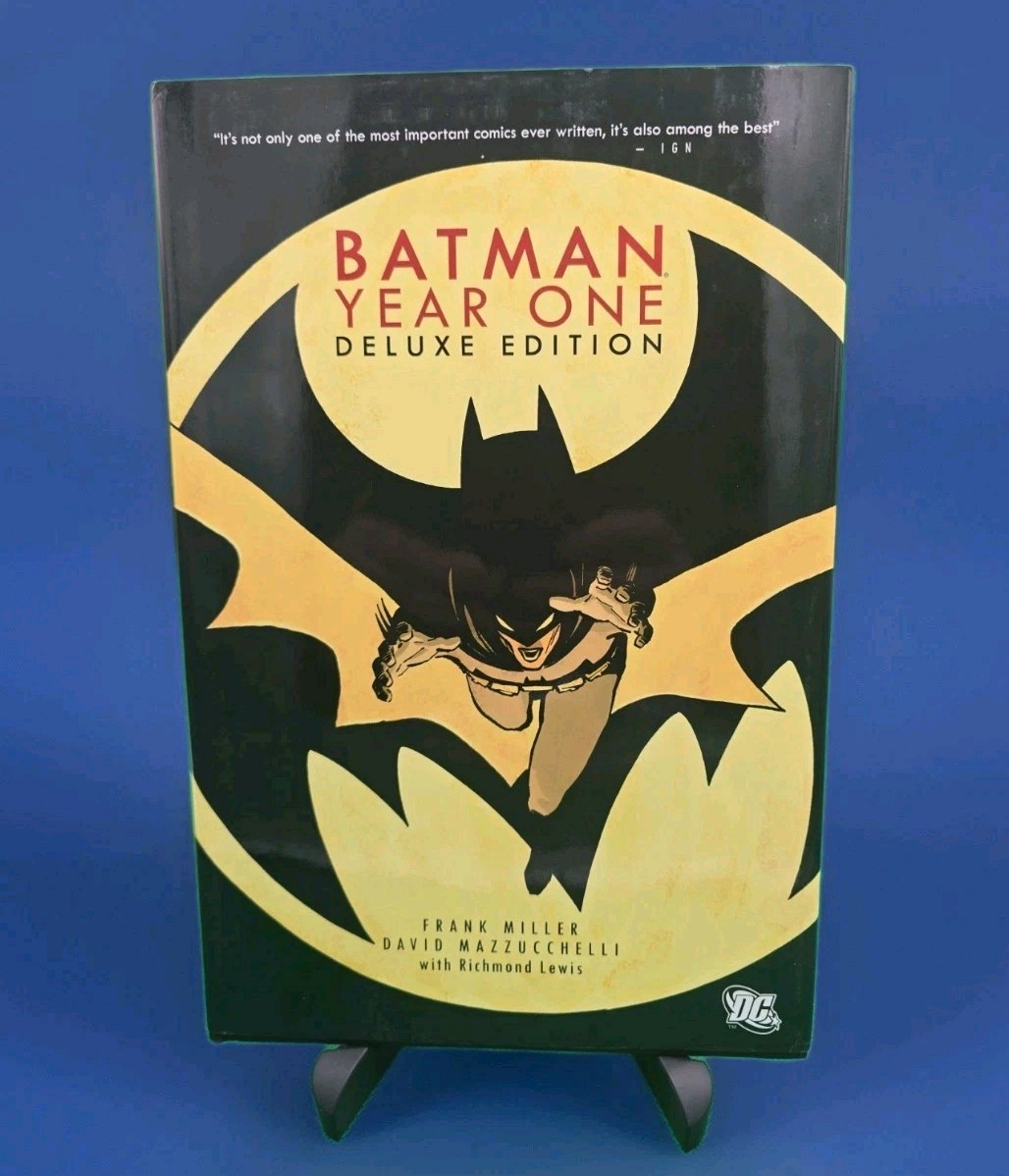 洋書 THE BATMAN YEAR ONE Batman: Year One-The Deluxe Edition (DC Comics November 2017) for