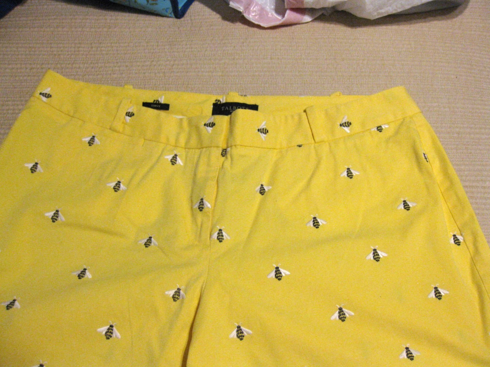 Talbots Bright Yellow Embroidery Bees Print Women's Capris Pant Curvy