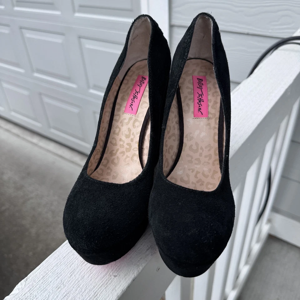 Zapatos de cuña Betsey Johnson para mujer talla 7,5 M negros gamuza Reily plataforma tacones Foto 3 de 4
