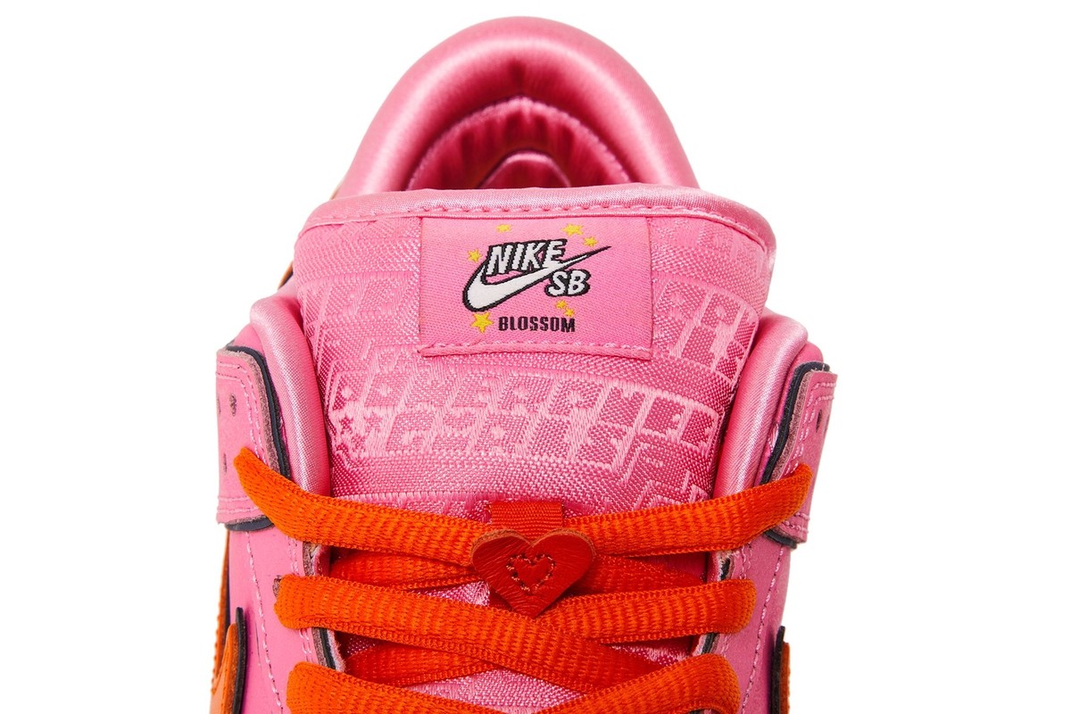 Nike The Powerpuff Girls x Dunk Low Pro SB QS 'Blossom Nike The Powerpuff Girls x Dunk Low Pro SB QS 'Blossom