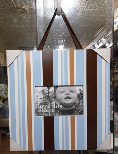 Kids Photo Frame Trend Lab Nursery Decor Wall Hanging Brown Blue White 4x6 New - Picture 2 of 7