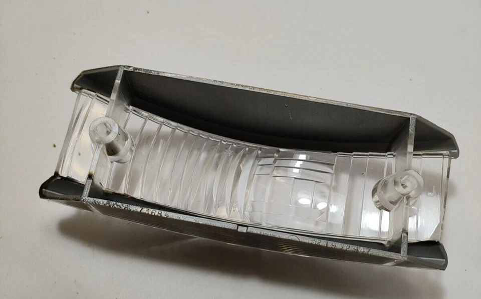 Luz de estacionamiento izquierda Plymouth Fury Savoy Belvedere 1959 lente y junta 1879591 nuevo de stock Foto 3 de 4