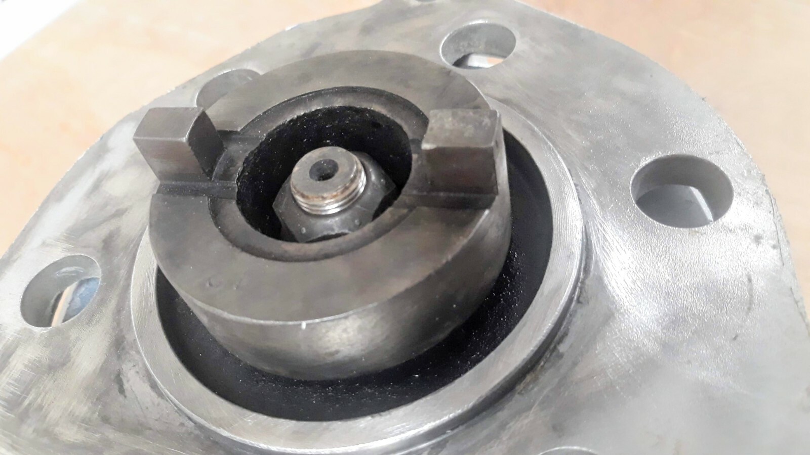 Detroit Diesel 8922757, Alternator 32VDC, Guard Housing & Coupler