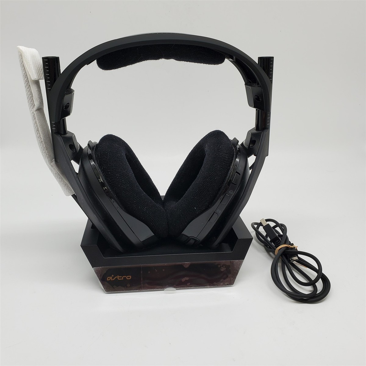 ASTRO Gaming A50 Wireless + Base Station for Xbox/PC (Black/Gold
