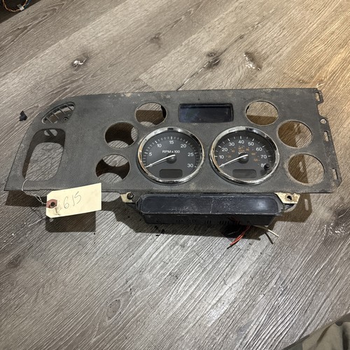 Peterbilt 389 Speedometer Instrument Cluster - Used | P/N Q43-6046-100004