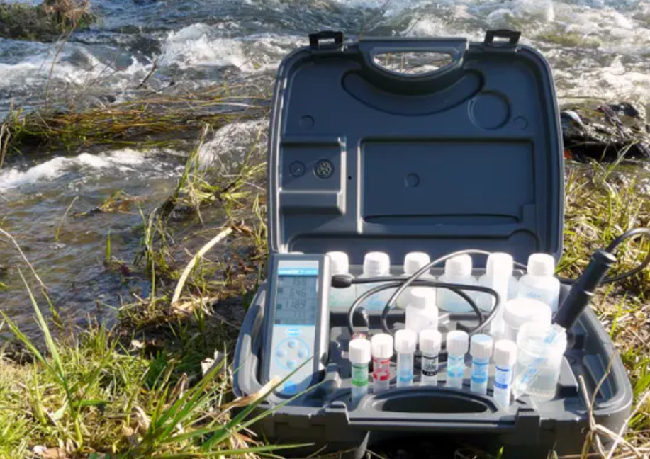 Hach sensION+ MM150 Portable Meter Field Kit