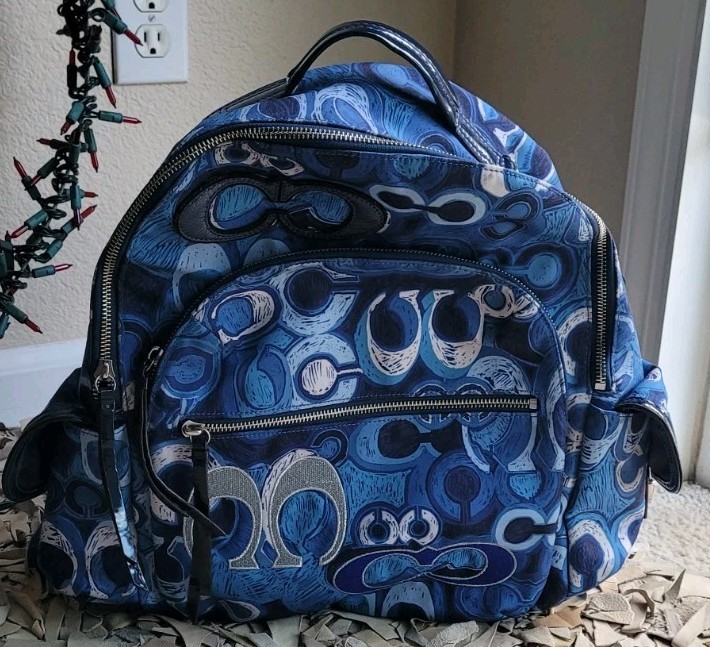 Coach Navy Patterned Women\'s Backpack Coach Butterfly Court Medium Midnight Navy Backpack/Wallet  main image 2