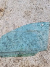 A006450 Seitenscheibe Fenster Seiten Scheibe Vorne Linke A006450  DE2476218-40