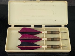 Vintage Silvertrim Darts im Original Etui