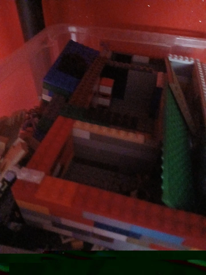 2 Kisten LEGO 20 Figuren und Ersatzteile Und Ein Polizei Boot - Bild 3 von 4